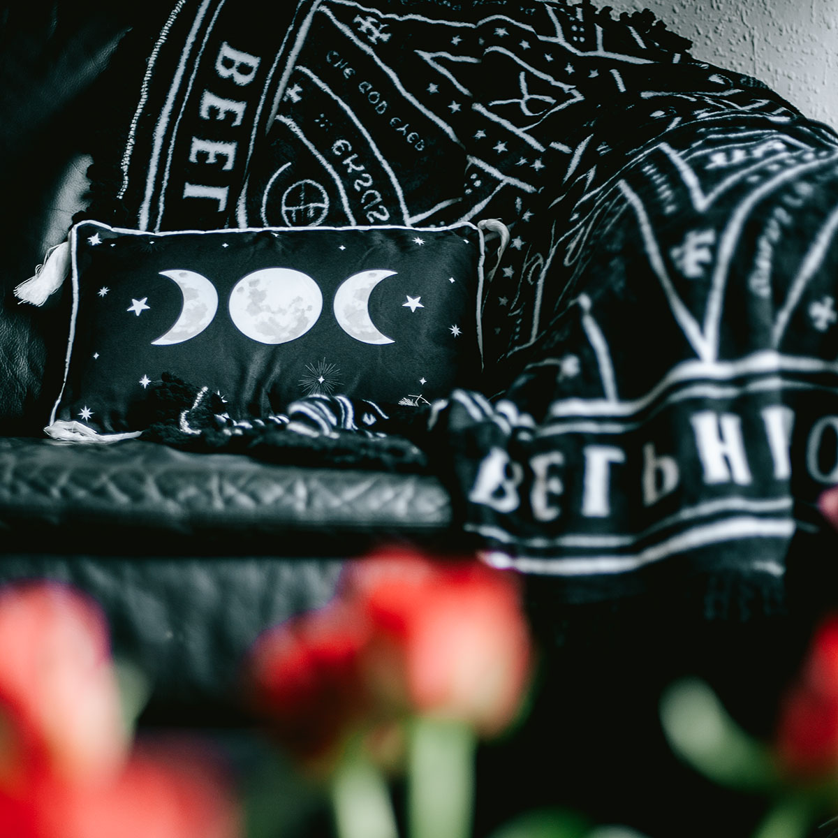 Something Different - Triple Moon Coussin - Noir
